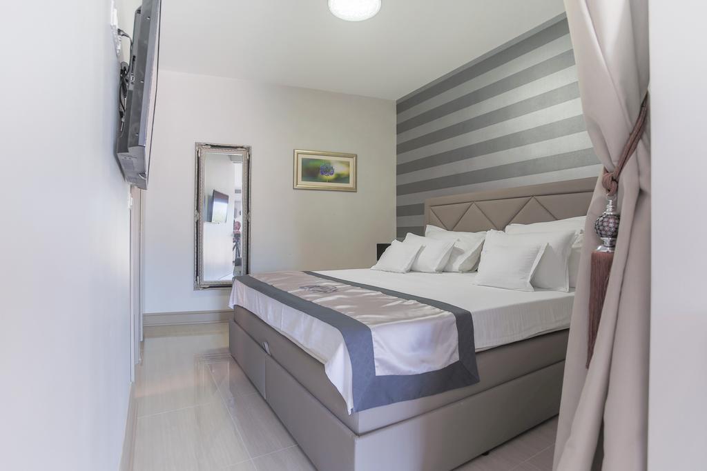 Villa Mendes Zastrazisce ภายนอก รูปภาพ