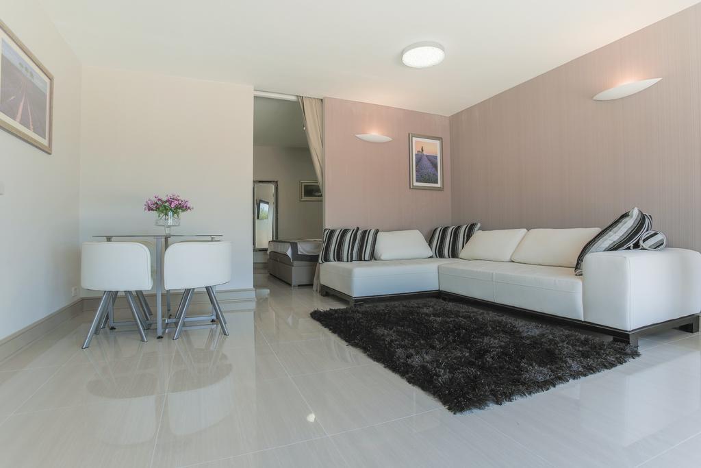 Villa Mendes Zastrazisce ภายนอก รูปภาพ